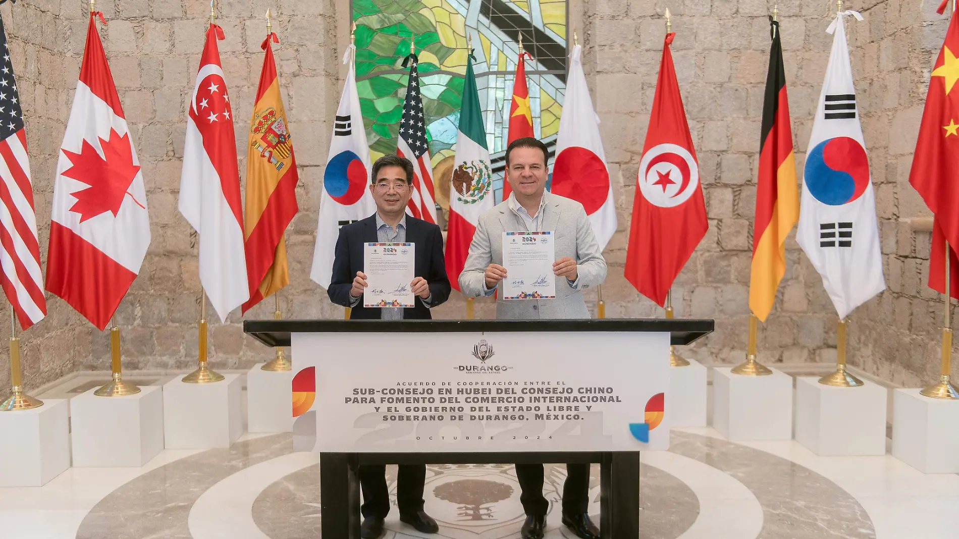 Esteban Villegas firma acuerdo de cooperación con Hubei, China